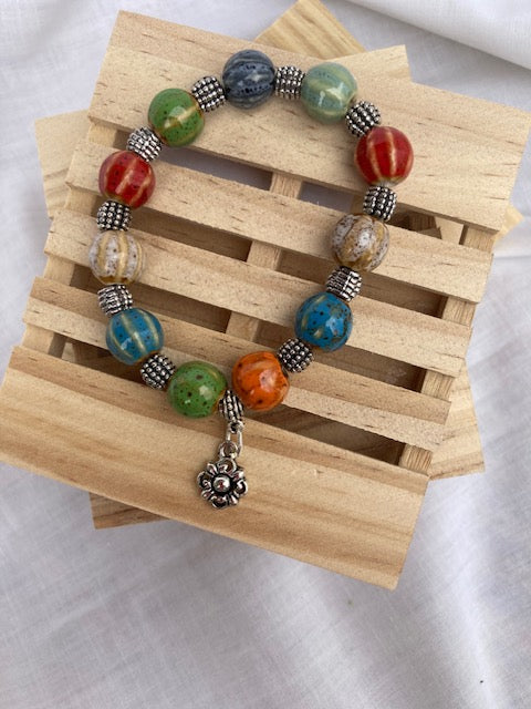 Round beads of color 02-05